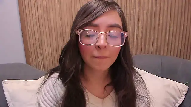 Snapshot of Eva_Macalliter chatting on December 7, 2024, 3:25 am Eva Macalliter online show from December 7, 2024, 3:25 am