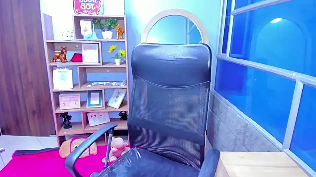 Snapshot of HornySlut69_ chatting on February 18, 2025, 2:16 am HornySlut69 online show from February 18, 2025, 2:16 am