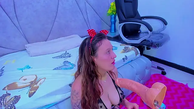 Snapshot of HornySlut69_ chatting on October 18, 2025, 12:17 pm HornySlut69 online show from October 18, 2025, 12:17 pm