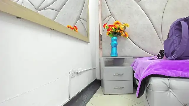 Snapshot of HornySlut69_ chatting on December 4, 2025, 12:36 pm HornySlut69 online show from December 4, 2025, 12:36 pm