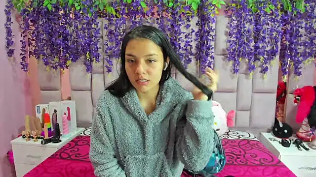 Bich Anal  online show from February 12, 2025, 1:37 pm