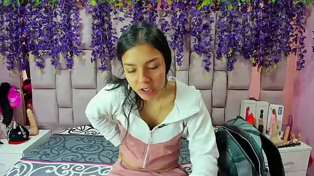 Bich Anal  online show from February 24, 2025, 1:31 pm