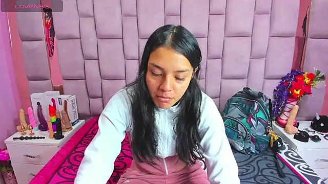 Bich Anal  online show from March 13, 2025, 1:18 pm