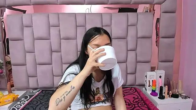 Bich Anal  online show from September 12, 2025, 2:17 pm