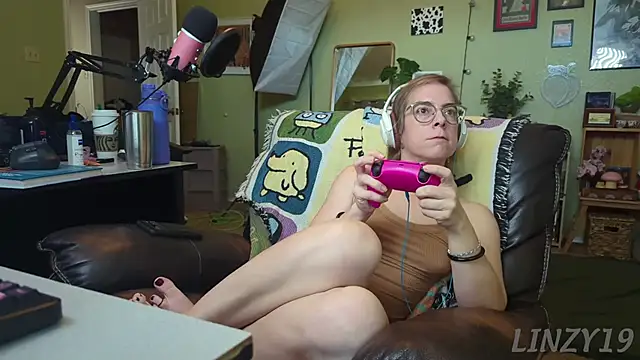 Linzy 19 online show from March 1, 2025, 9:37 pm