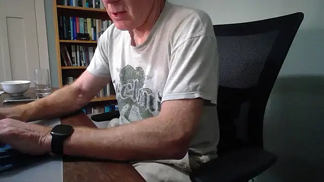 jiggy77777 online show from February 16, 2026, 10:28 pm