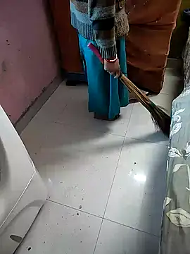 COUPLLE VILLAGE online show from February 1, 2025, 3:41 am