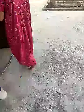 COUPLLE VILLAGE online show from February 4, 2025, 10:54 am