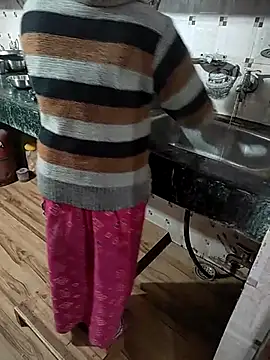 COUPLLE VILLAGE online show from February 14, 2025, 6:34 am