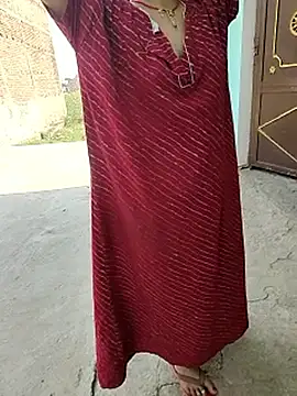 COUPLLE VILLAGE online show from April 21, 2026, 2:51 am