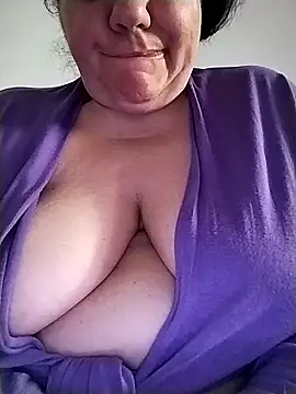 Snapshot of BustyBabyOfficial chatting on January 23, 2025, 2:28 pm BustyBabyOfficial online show from January 23, 2025, 2:28 pm