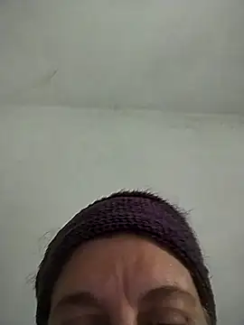 Snapshot of BustyBabyOfficial chatting on September 21, 2025, 12:40 pm BustyBabyOfficial online show from September 21, 2025, 12:40 pm