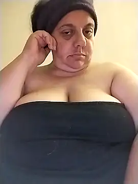 Snapshot of BustyBabyOfficial chatting on November 4, 2025, 11:59 pm BustyBabyOfficial online show from November 4, 2025, 11:59 pm