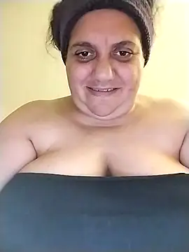 Snapshot of BustyBabyOfficial chatting on November 6, 2025, 4:41 pm BustyBabyOfficial online show from November 6, 2025, 4:41 pm