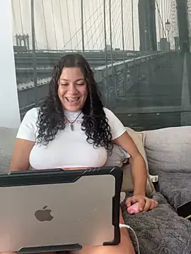 Bigbuttbrooklynn online show from February 25, 2025, 9:46 pm