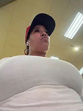 Bigbuttbrooklynn online show from April 1, 2026, 1:52 pm