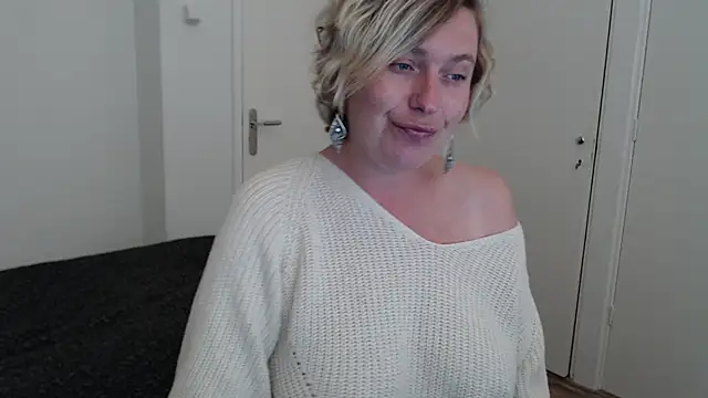 cumfun online show from October 20, 2025, 9:04 pm