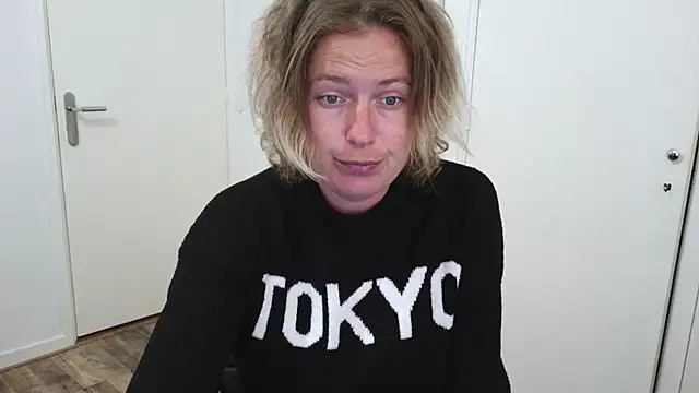 cumfun online show from May 17, 2026, 2:02 pm