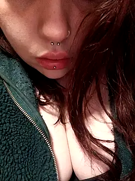 Snapshot of persefone97 chatting on January 28, 2025, 12:43 pm persefone97 online show from January 28, 2025, 12:43 pm