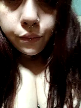 Snapshot of persefone97 chatting on February 2, 2025, 5:21 am persefone97 online show from February 2, 2025, 5:21 am