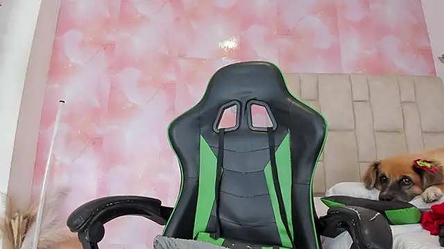 aida rose  online show from February 19, 2026, 5:53 pm