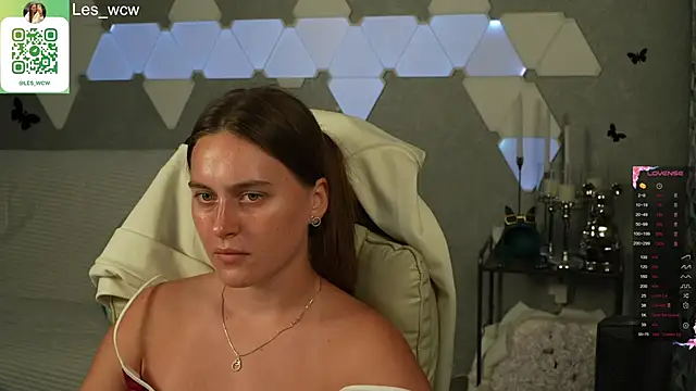 HarleyDeess online show from September 22, 2025, 2:02 am