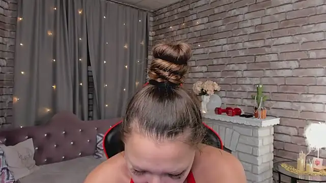 SarahCoksss online show from April 7, 2026, 12:00 am