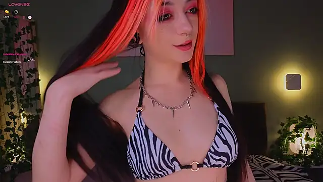 TristaRoht online show from January 19, 2025, 6:32 pm