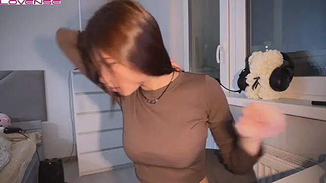 Snapshot of YourOblivion chatting on February 19, 2025, 5:49 pm YourOblivion online show from February 19, 2025, 5:49 pm