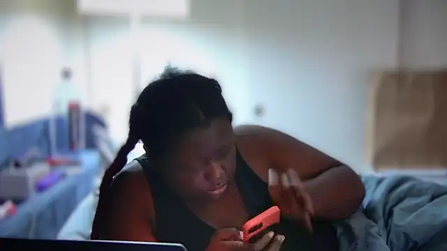 Yagurl  west online show from January 24, 2025, 8:43 pm