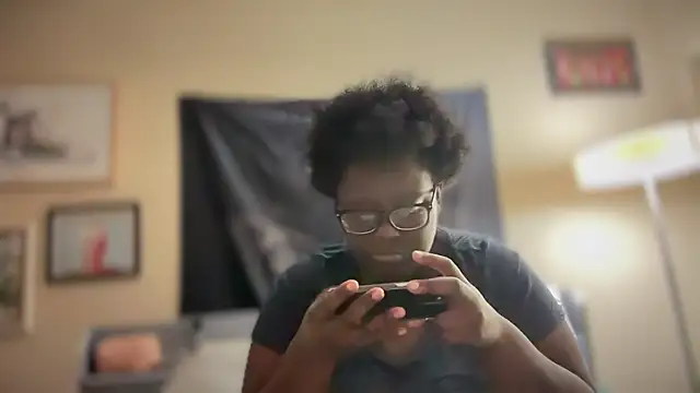 Yagurl  west online show from January 25, 2025, 12:58 pm