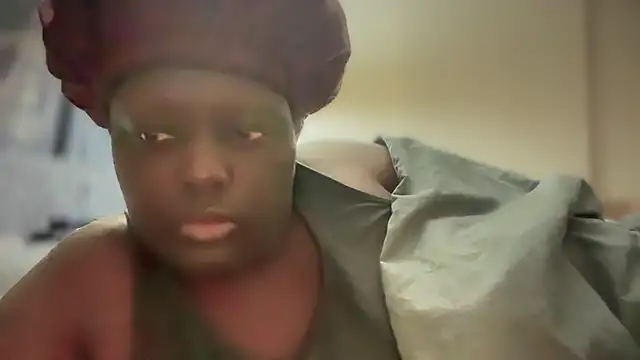 Yagurl  west online show from February 17, 2025, 6:53 am