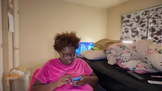 Yagurl  west online show from February 13, 2026, 3:35 am