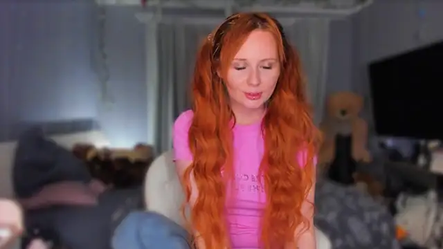 KlementinaBbG online show from April 9, 2026, 8:36 pm