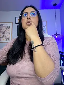 Snapshot of Amber_gold_ chatting on February 14, 2025, 12:57 pm Amber gold  online show from February 14, 2025, 12:57 pm