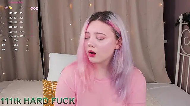   KawaiiYuki   online show from January 3, 2025, 11:46 am