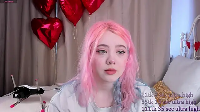   KawaiiYuki   online show from February 14, 2025, 8:42 am