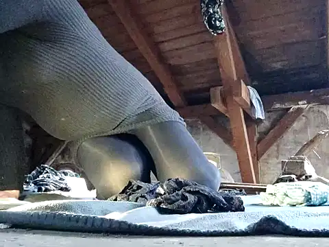 mikostriper online show from April 22, 2026, 4:15 am