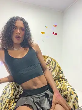 Snapshot of lau_sil chatting on February 18, 2026, 11:22 pm lau sil online show from February 18, 2026, 11:22 pm