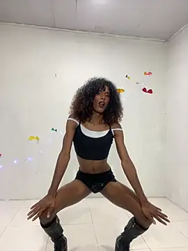 Snapshot of lau_sil chatting on February 27, 2026, 12:10 am lau sil online show from February 27, 2026, 12:10 am