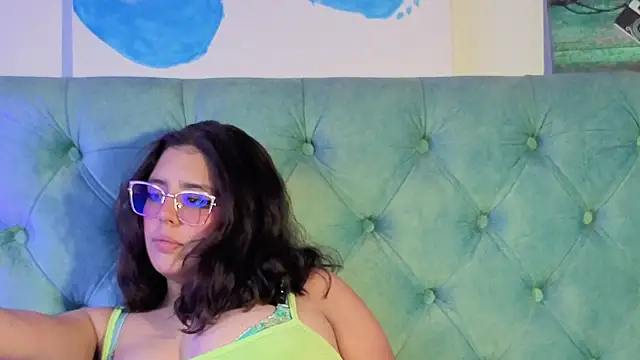 Paola Lyon  online show from March 20, 2026, 6:46 pm