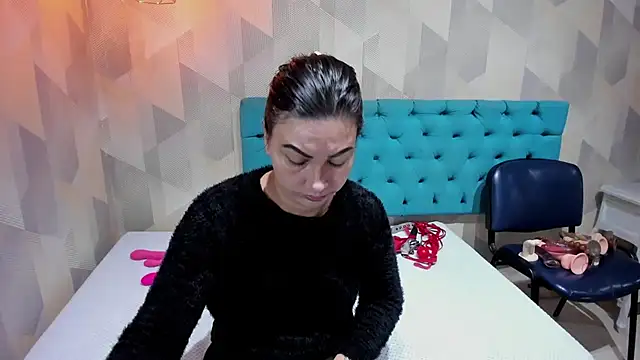 AdaFawxx online show from April 1, 2026, 4:02 am