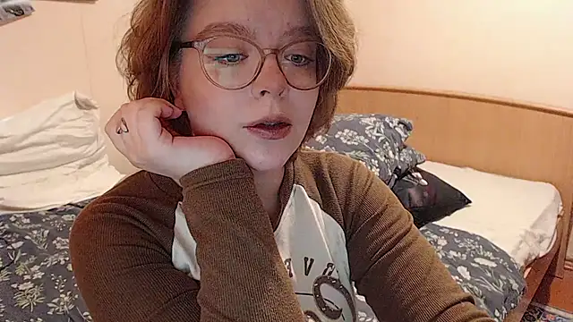 Snapshot of Chmiri_cb chatting on October 21, 2025, 10:49 am Chmiri cb online show from October 21, 2025, 10:49 am