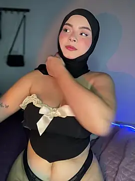 Snapshot of aneesa_darzi chatting on January 31, 2025, 9:37 pm aneesa darzi online show from January 31, 2025, 9:37 pm