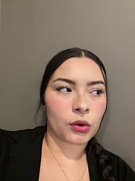 Snapshot of aneesa_darzi chatting on February 7, 2025, 10:09 pm aneesa darzi online show from February 7, 2025, 10:09 pm