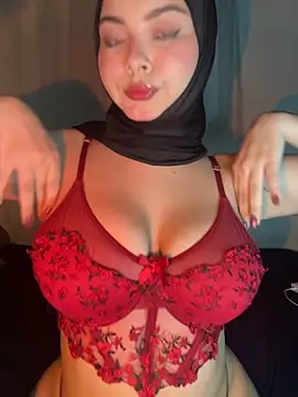 Snapshot of aneesa_darzi chatting on October 11, 2025, 10:30 pm aneesa darzi online show from October 11, 2025, 10:30 pm