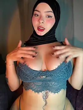 Snapshot of aneesa_darzi chatting on October 18, 2025, 11:05 pm aneesa darzi online show from October 18, 2025, 11:05 pm