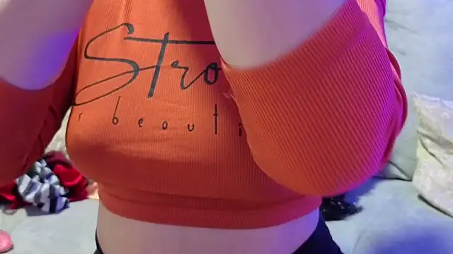 nadescomthxx online show from December 20, 2025, 6:15 pm