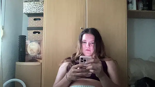 Snapshot of missykat chatting on May 8, 2026, 6:46 pm missykat online show from May 8, 2026, 6:46 pm