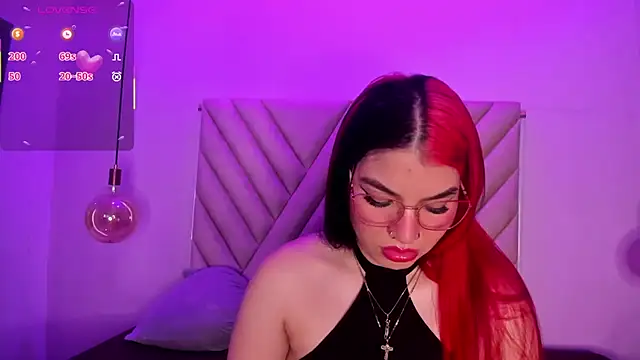 EmmaSwift  online show from September 16, 2025, 2:01 am